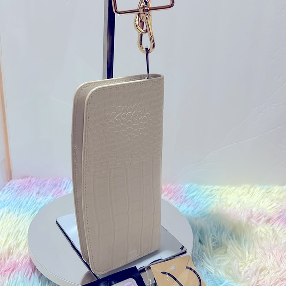 NWOT A New Day Shoulder Bag & Wallet you can Use this as A Hang on Shoulder - Picture 9 of 15